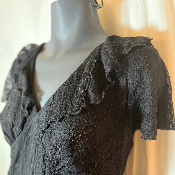 b.i.y.a.c.d.a Elegant Black Lace Women's Top - Picture 3 of 12
